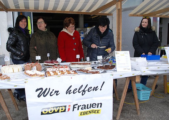 Pflanzenflohmarkt_d._OÖVP_Frauen_2.jpg  