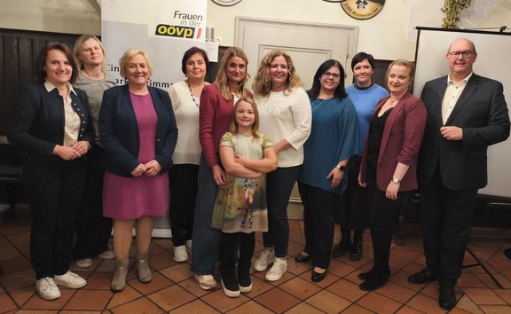 Gruppenfoto_Bezirkstag_FR.jpg  