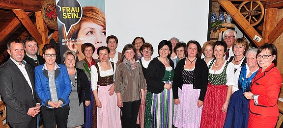 NeuesTeam_d._OÖVP_Fr._Bezirk_Gmunden_.jpg  