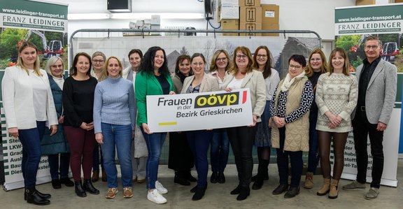 Gruppenfoto_4_Peuerbach.jpg  