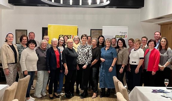 Gruppenfoto_Club_der_GR_Schärd.jpg  