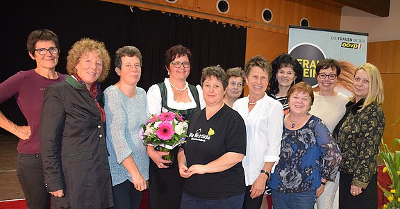 Kabarettgruppe_mit_LL_Claudia_Durchschlag_für_HP.jpg  