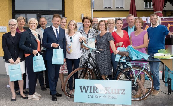 verteilaktion-gruppe-gesamt.jpg  
