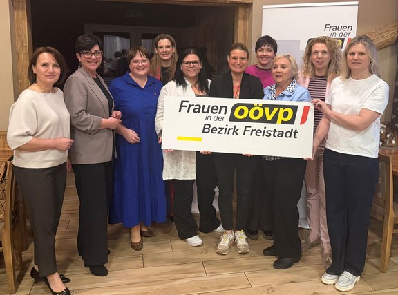 Bezirksteam_Fraueninderooevp.jpg  