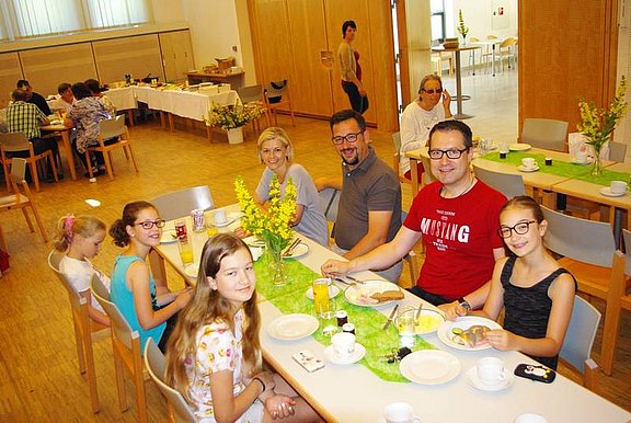 Familienfrühstück.jpg  