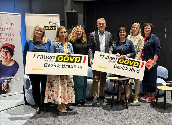 Gruppenfoto_VA_26-04-08_08-59-27_80.jpg  