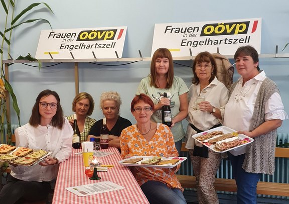Teamfoto_Weinfest2.jpg  